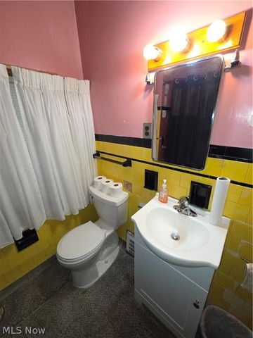 16305 Eldamere Avenue, Cleveland, OH 44128