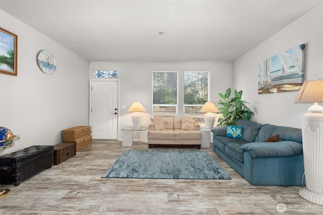 4 Lakeview Lane, South Bend, WA 98586