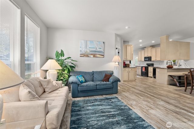 4 Lakeview Lane, South Bend, WA 98586