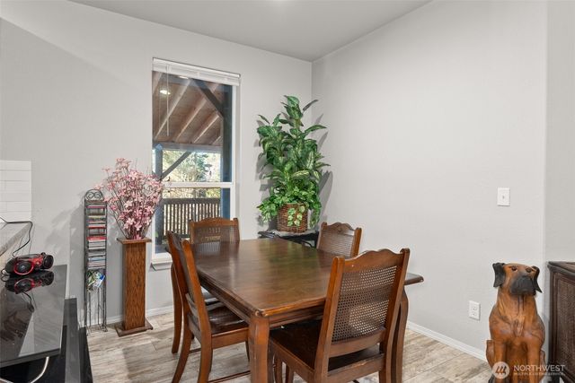 4 Lakeview Lane, South Bend, WA 98586