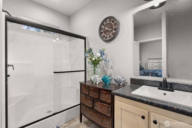 4 Lakeview Lane, South Bend, WA 98586