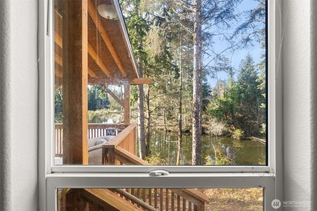 4 Lakeview Lane, South Bend, WA 98586