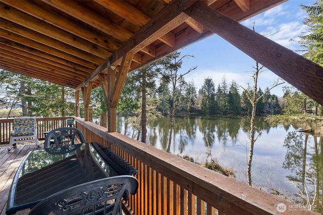 4 Lakeview Lane, South Bend, WA 98586