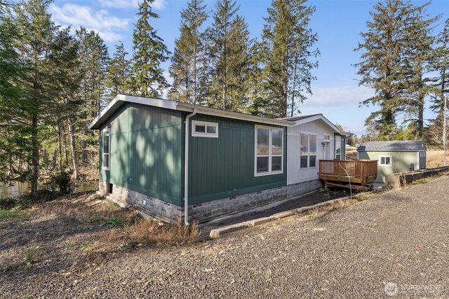 4 Lakeview Lane, South Bend, WA 98586