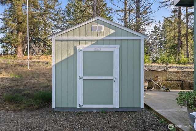 4 Lakeview Lane, South Bend, WA 98586