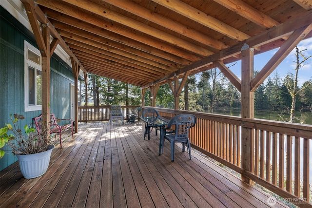 4 Lakeview Lane, South Bend, WA 98586