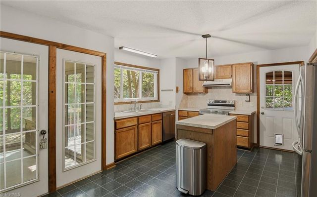 407 Grenham Road, Greensboro, NC 27455