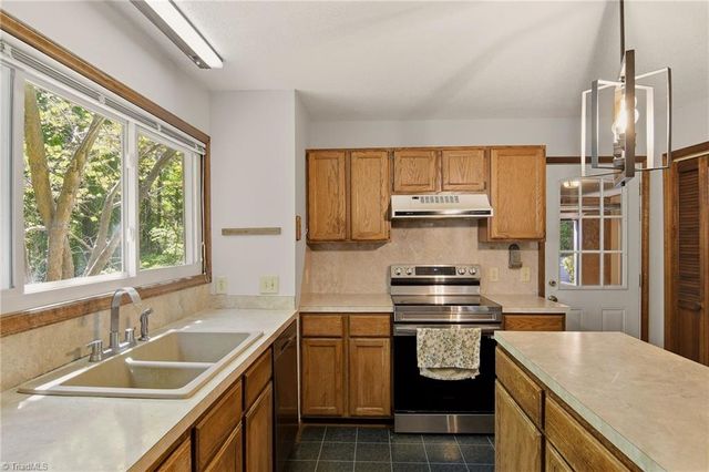407 Grenham Road, Greensboro, NC 27455