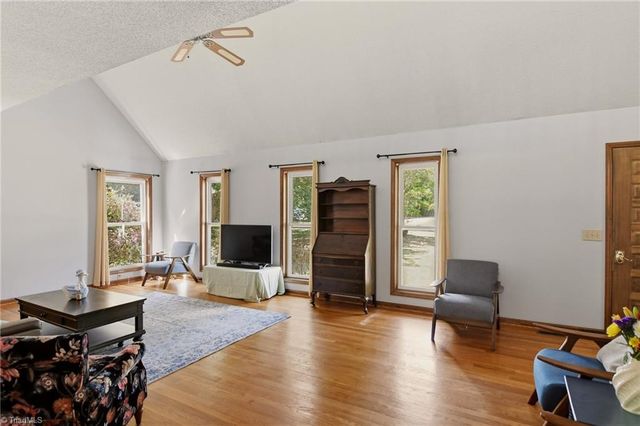 407 Grenham Road, Greensboro, NC 27455