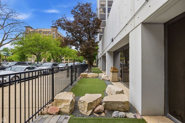 4343 N Clarendon Avenue 1812, Chicago, IL 60613