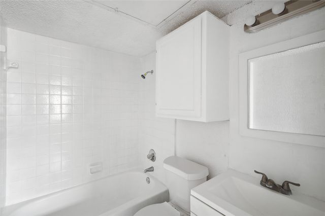 9839 Walnut Street 306, Dallas, TX 75243