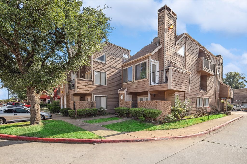 9839 Walnut Street 306, Dallas, TX 75243