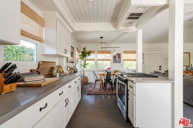 6200 Topeka Drive, Tarzana (los Angeles), CA 91335