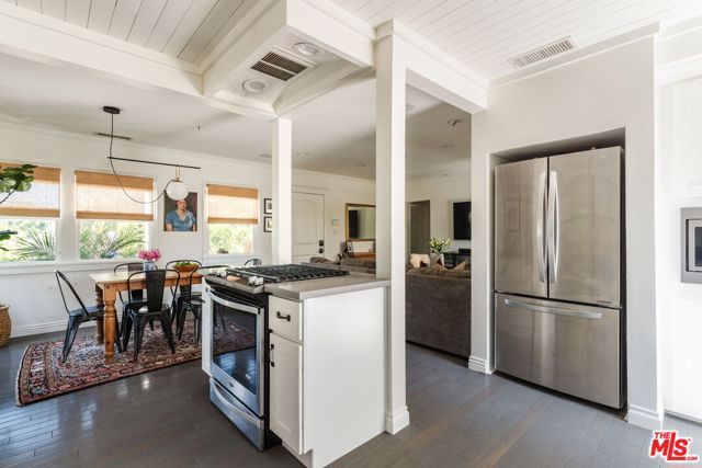 6200 Topeka Drive, Tarzana (los Angeles), CA 91335
