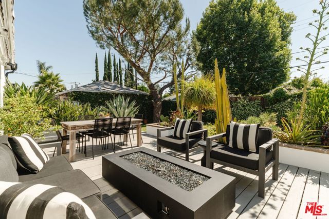 6200 Topeka Drive, Tarzana (los Angeles), CA 91335
