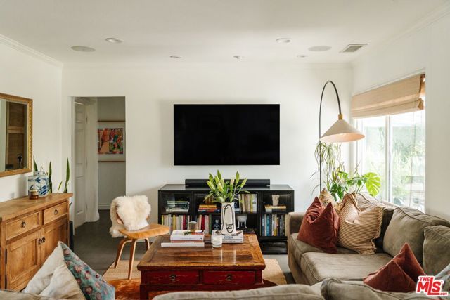 6200 Topeka Drive, Tarzana (los Angeles), CA 91335