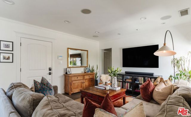 6200 Topeka Drive, Tarzana (los Angeles), CA 91335
