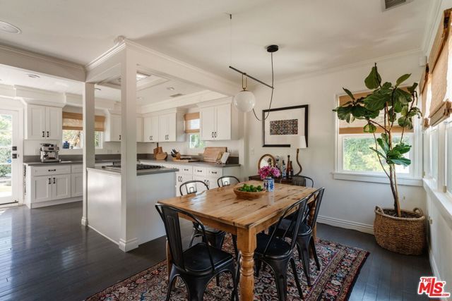 6200 Topeka Drive, Tarzana (los Angeles), CA 91335