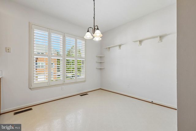45553 READING TER, Sterling, VA 20166