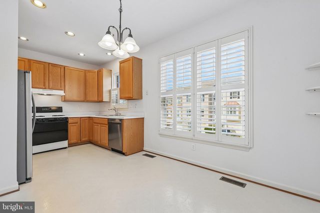 45553 READING TER, Sterling, VA 20166
