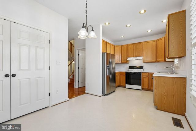 45553 READING TER, Sterling, VA 20166