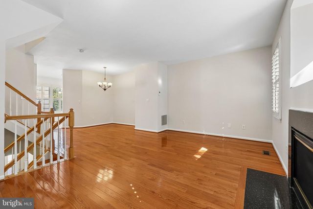 45553 READING TER, Sterling, VA 20166