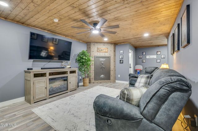 747 North Central Avenue, Church Hill, TN 37642