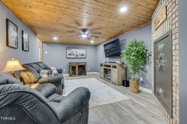 747 North Central Avenue, Church Hill, TN 37642