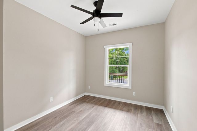 207 Scott St, Dickson, TN 37055