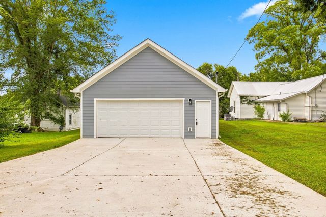 207 Scott St, Dickson, TN 37055