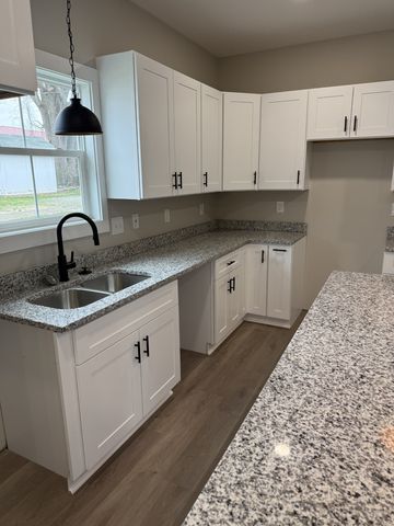 207 Scott St, Dickson, TN 37055