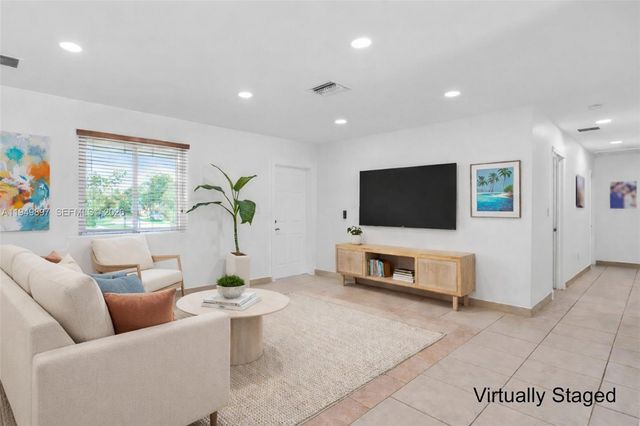 10510 SW 160th St, Miami, FL 33157