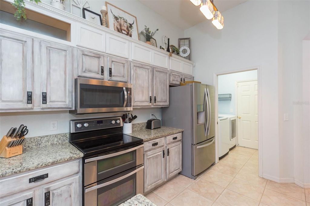 Image 15 of property listing at 7007 POTOMAC CIRCLE, Riverview, FL 33578