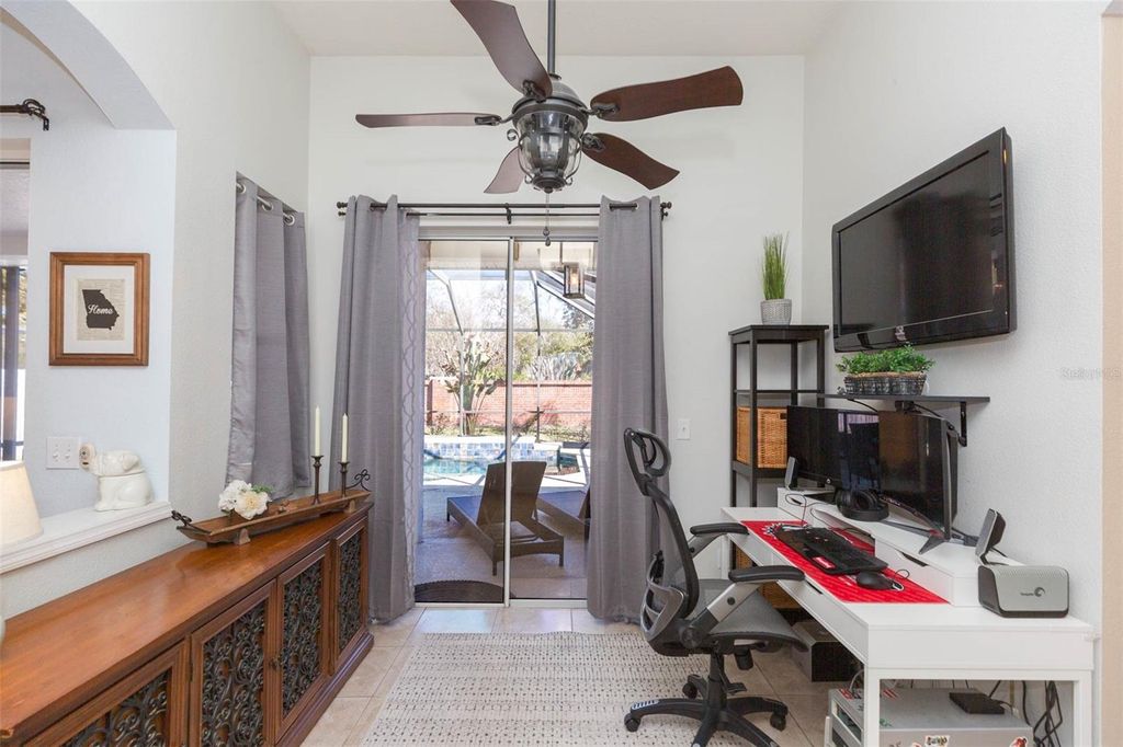 Image 18 of property listing at 7007 POTOMAC CIRCLE, Riverview, FL 33578