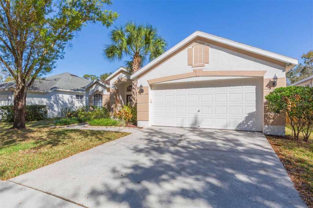 Image 3 of property listing at 7007 POTOMAC CIRCLE, Riverview, FL 33578