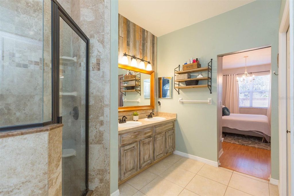 Image 25 of property listing at 7007 POTOMAC CIRCLE, Riverview, FL 33578