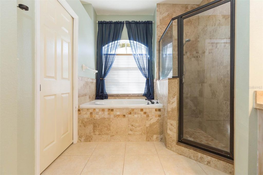 Image 26 of property listing at 7007 POTOMAC CIRCLE, Riverview, FL 33578