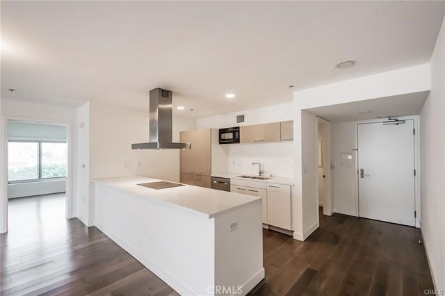 901 S Flower Street 616, Los Angeles, CA 90015