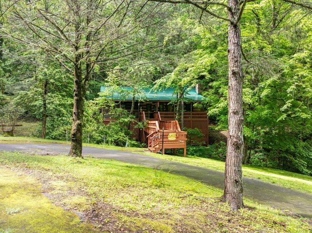2653 Black Walnut Flats Road, Sevierville, TN 37862