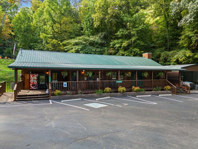 2653 Black Walnut Flats Road, Sevierville, TN 37862