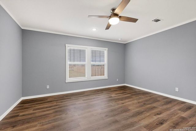173 MEDINA VERDE DR, Natalia, TX 78059