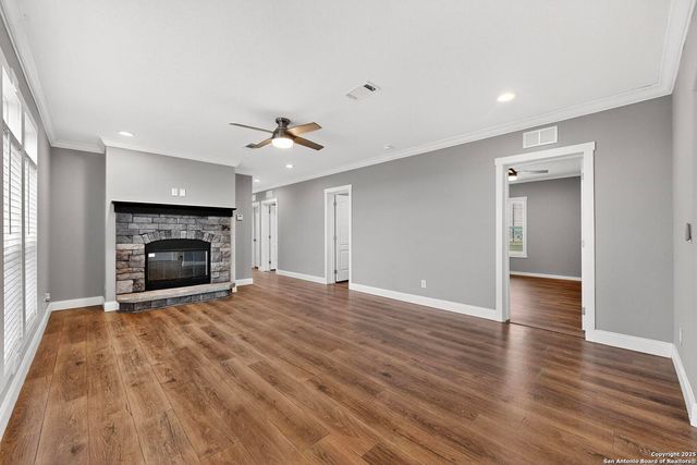 173 MEDINA VERDE DR, Natalia, TX 78059