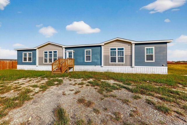 173 MEDINA VERDE DR, Natalia, TX 78059