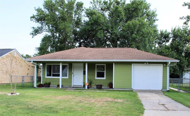 708 N Circle Drive, Baytown, TX 77520