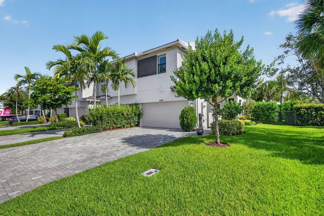 8789 Antarus Drive, Lake Worth, FL 33467