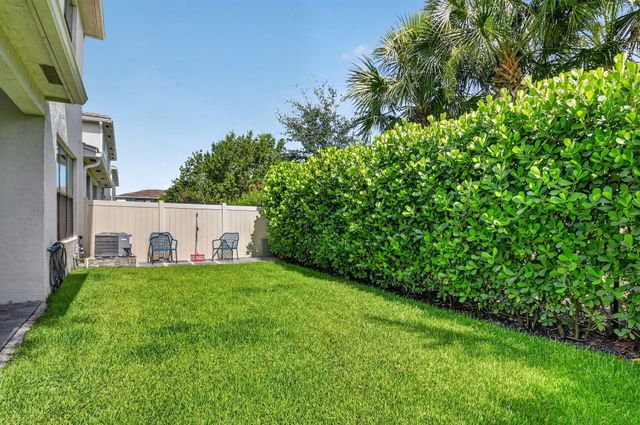 8789 Antarus Drive, Lake Worth, FL 33467