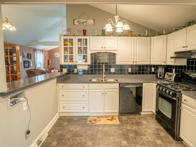 5619 ZEMVILLE Drive, Erie, PA 16509