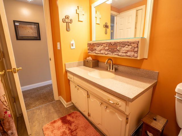 5619 ZEMVILLE Drive, Erie, PA 16509