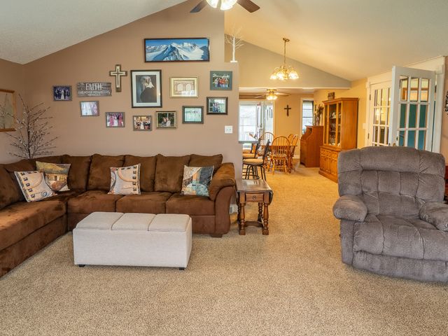 5619 ZEMVILLE Drive, Erie, PA 16509