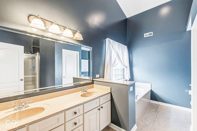 18744 Round Lake Road, Noblesville, IN 46060